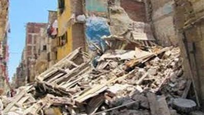 اصابة ثلاثة مواطنين في انهيار عقار بوسط الإسكندرية