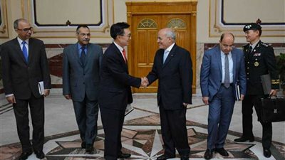 العصار يبحث مع سفير كوريا الجنوبية سبل تعزيز التعاون بين شركات الإنتاج الحربي والشركات الكورية