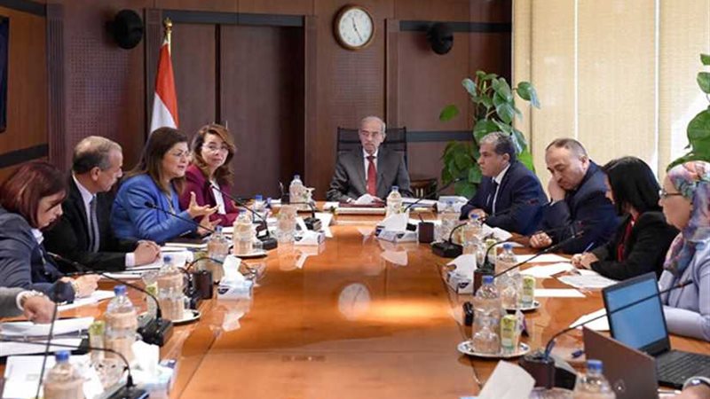 رئيس الوزراء يفتتح