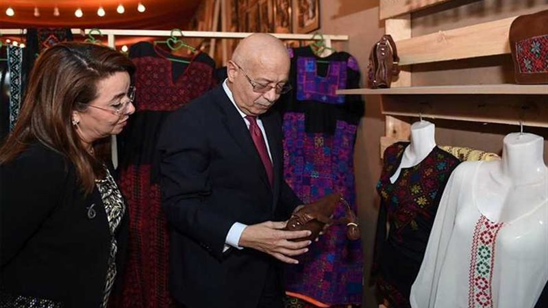 رئيس الوزراء يفتتح