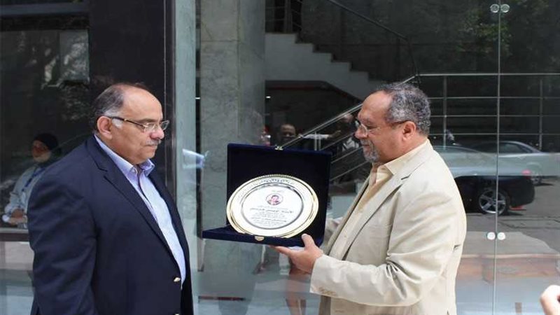 بالصور.. أسرة لويس