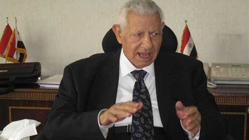 مكرم محمد أحمد يستقبل