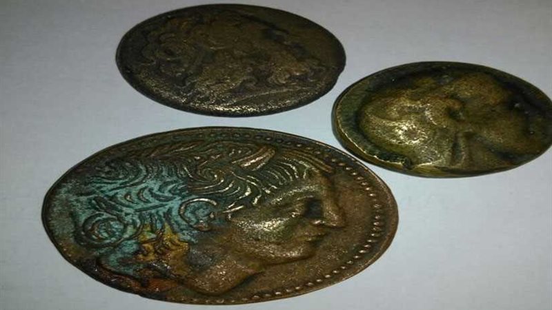 إحباط تهريب عملات