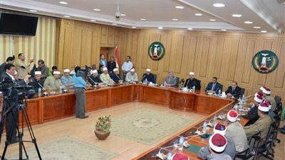 وزير الأوقاف.. نعمل على تحسين المستوى المادي والخدمي لأبناء الوزارة