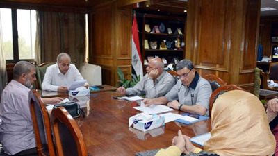 القليوية تبحث إنشاء مجمع مدارس بطوخ