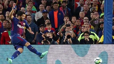 برشلونة يتقدم على ريال مدريد بأقدام «سواريز»