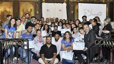 تسليم شهادات 