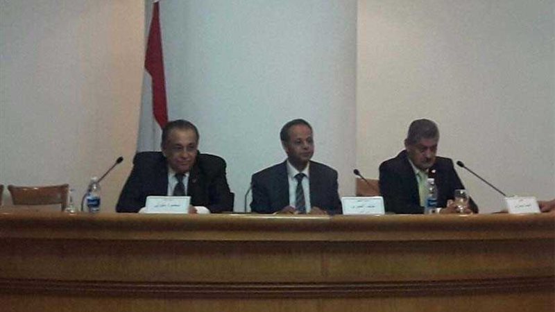 مشاركون خلال تأبين