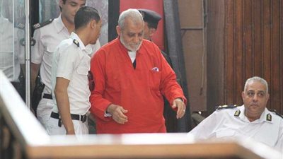 بدء جلسة محاكمة محمد بديع و738 آخرين في قضية 