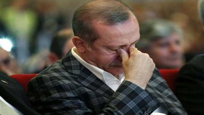 انهيار الليرة يهدد موقف أردوغان في الانتخابات