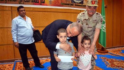 بالصور.. تكريم 150 من أسر الشهداء ومصابي العمليات الحربية وإطلاق اسم 3 شهداء على مدارس بالقليوبية