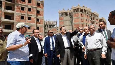 مدبولي: 22 ألفًا و944 وحدة سكنية جارٍ تنفيذها بـ 15 مايو 