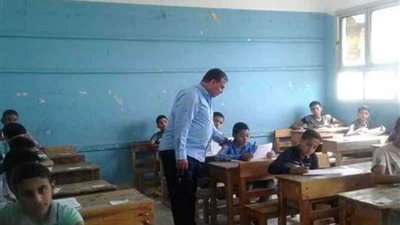 وكيل تعليم الفيوم يتفقد امتحانات الشهادة الإعدادية