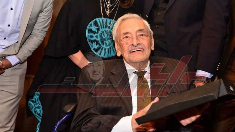 بالصور.. تكريم نجوم