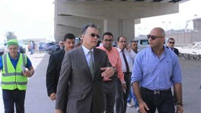 وزير النقل يتابع أعمال إنشاء محطة الصب السائل بميناء الدخيلة