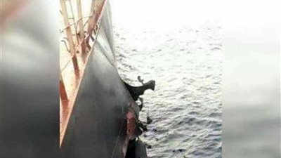 تفتيش سفينة تركية تعرضت لانفجار في طريقها للحديدة باليمن