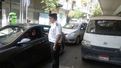 المرور يشن حملات واسعة لتوعية السائقين بالإرشادات المرورية