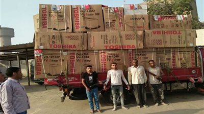 ضبط 3 قطاع طرق سرقوا سيارة محملة بالأجهزة الكهربائية بالتبين