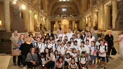 وزير الآثار يستقبل طلاب المدرسة اليونانية بالمتحف المصري