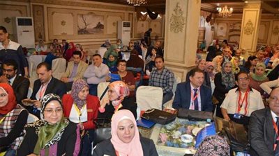 محافظ الغربية في مؤتمر 