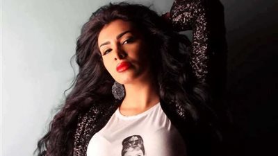 ميريهان حسين توجه التحية لإيهاب توفيق