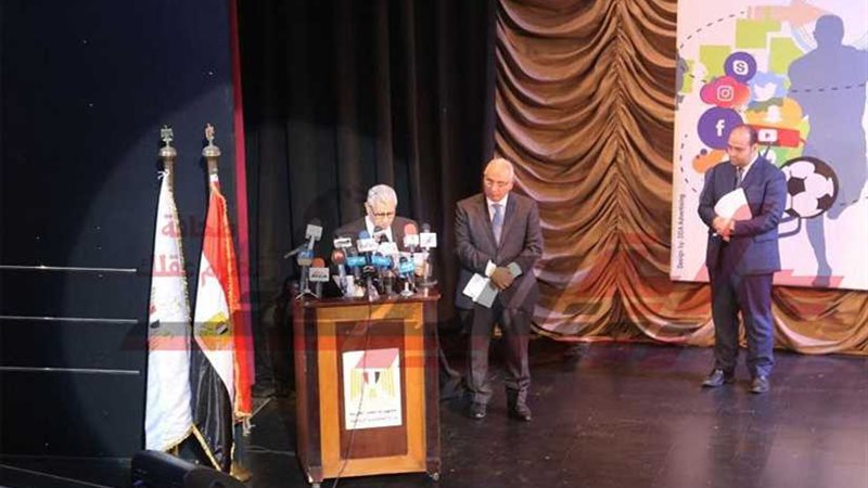 مكرم محمد أحمد: مدونة