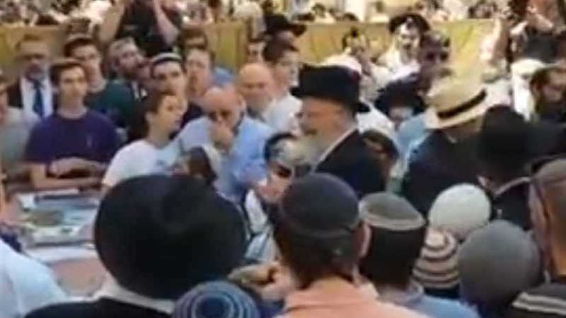 حاخامات إسرائيل يصلّون