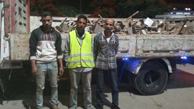 ضبط عصابة سرقة الفواصل المعدنية من الكباري في المعصرة