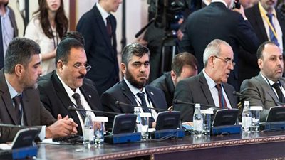 وفد المعارضة السورية يصل لإجراء محادثات في أستانا