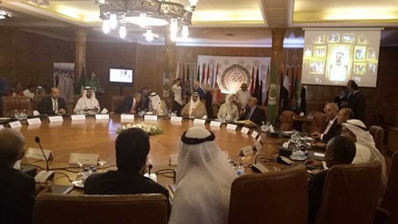 الجامعة العربية تكرّم