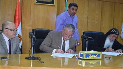 توقيع 37 عقدًا كدفعة ثانية لتقنين أوضاع أراضي أملاك الدولة