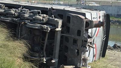 سقوط 6 عربات من قطار بضائع في منطقة الجمل والطيارة بأبوالمطامير