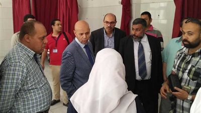 وكيل وزارة الصحة بالشرقية يتفقد المنشآت الطبية بالعاشر من رمضان