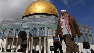 120 ألف مصل يؤدون صلاة الجمعة الأولى من رمضان في المسجد الأقصى