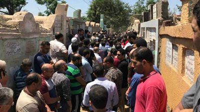 الآلاف يشيعون جثمان النقيب عبد المجيب الماحي بمسقط رأسه في السنطة