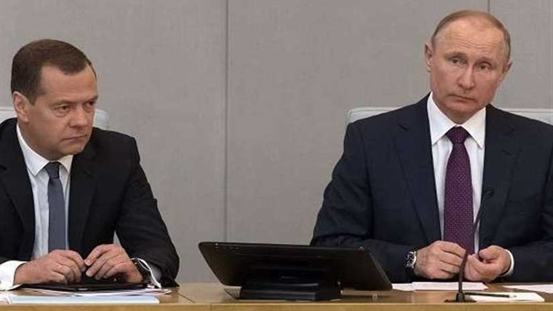 بوتين يبحث مع مدفيديف