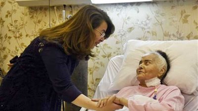 رئيس الوزراء يأمر بعلاج الفنانة 