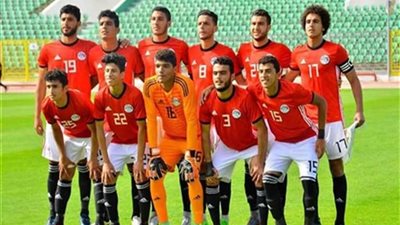 الجماهير تتوافد على المدرجات لمساندة منتخب الشباب (فيديو)