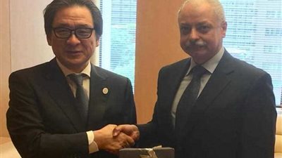 السفير المصري في اليابان يبحث تعزيز التعاون مع رئيس منظمة التجارة الخارجية