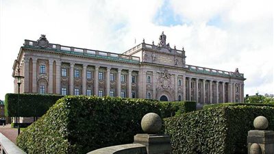 السويد تؤهل مواطنيها للحرب.. لهذه الأسباب