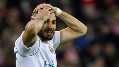 إصابة بنزيما تثير الذعر في مران ريال مدريد