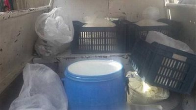 ضبط طن ألبان فاسدة وسلع غذائية مجهولة في بني سويف