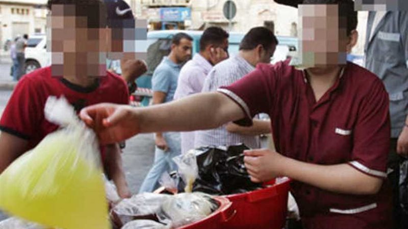 ضبط 60 ألف كيس عصير