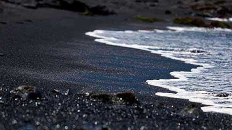 الرمال السوداء..