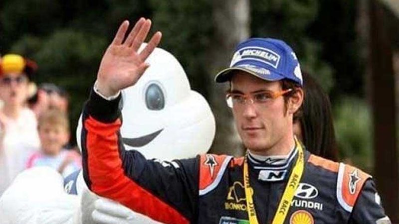 تيري نيفيل يقترب