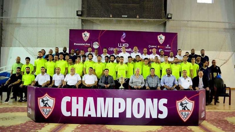 صور تذكارية لفريق