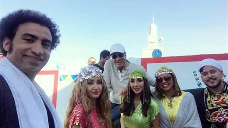 هنا الزاهد تسأل مين