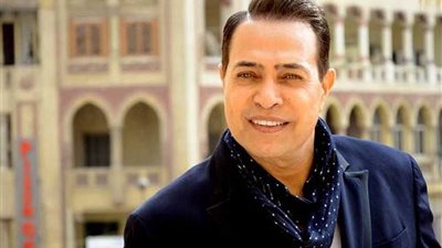 حكيم يسجل أغنية 