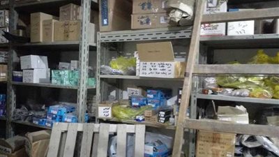 ضبط مصنع بدون ترخيص لقطع غيار السيارات بالزاوية