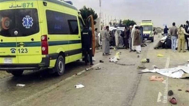 إصابة 11 شخصًا بينهم